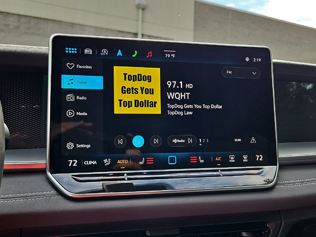 Certified 2025 Volkswagen Tiguan SE AWD/4WD image 17
