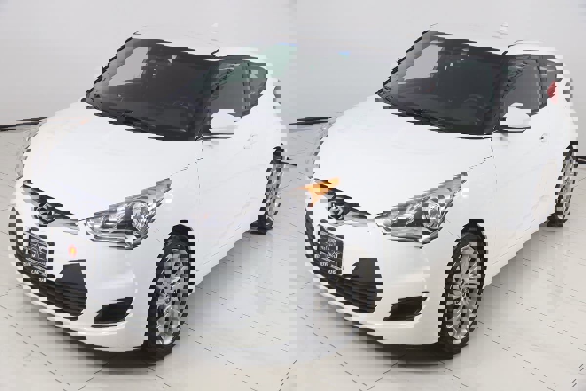 Used 2016 Hyundai Veloster w/ Option Group 02 image 17