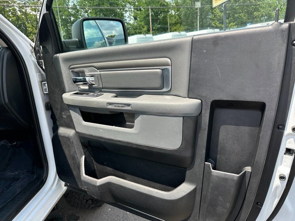 Used 2015 RAM 2500 Tradesman w/ Power & Remote Entry Group image 12