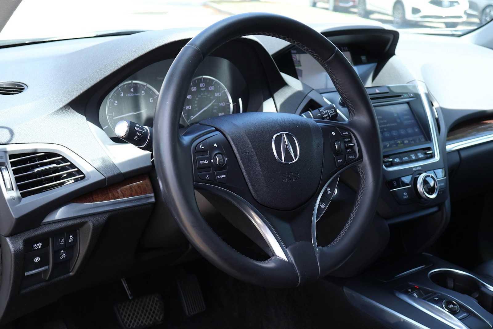 Used 2018 Acura MDX w/ Technology Package FWD image 2