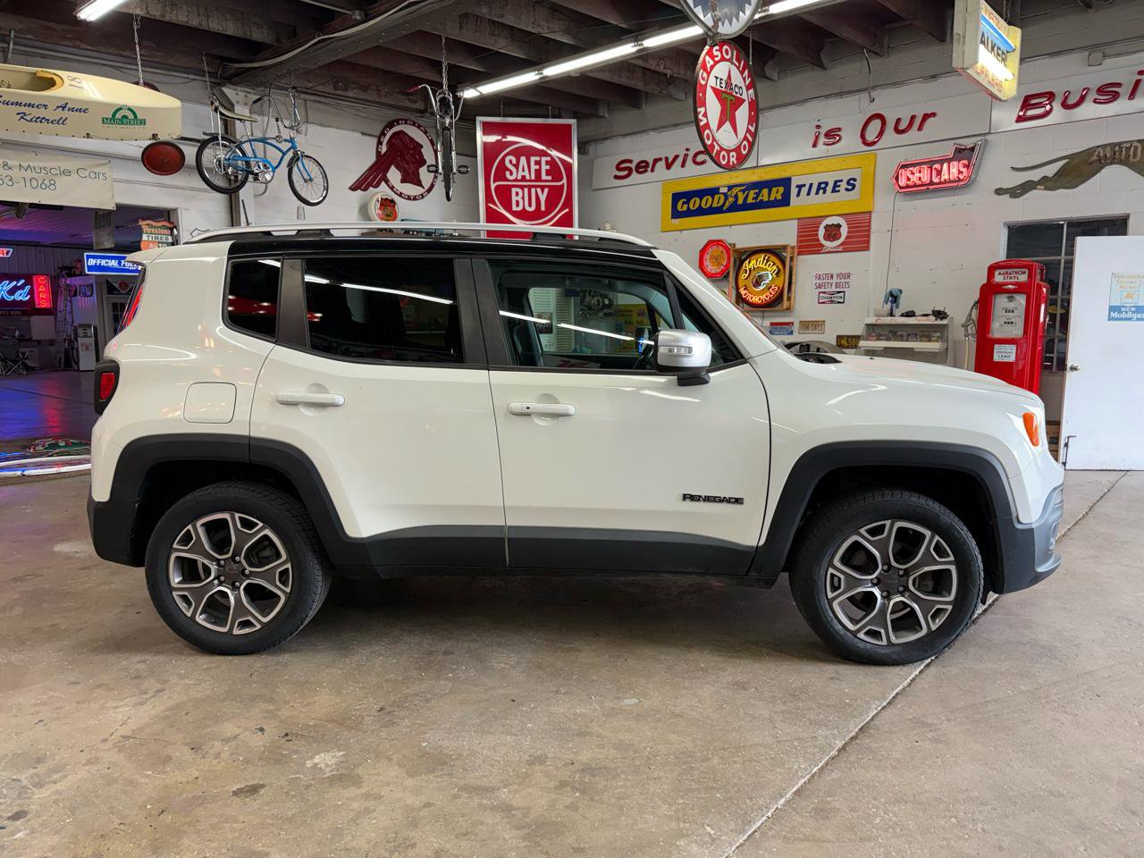 Used 2016 Jeep Renegade Limited AWD/4WD image 6