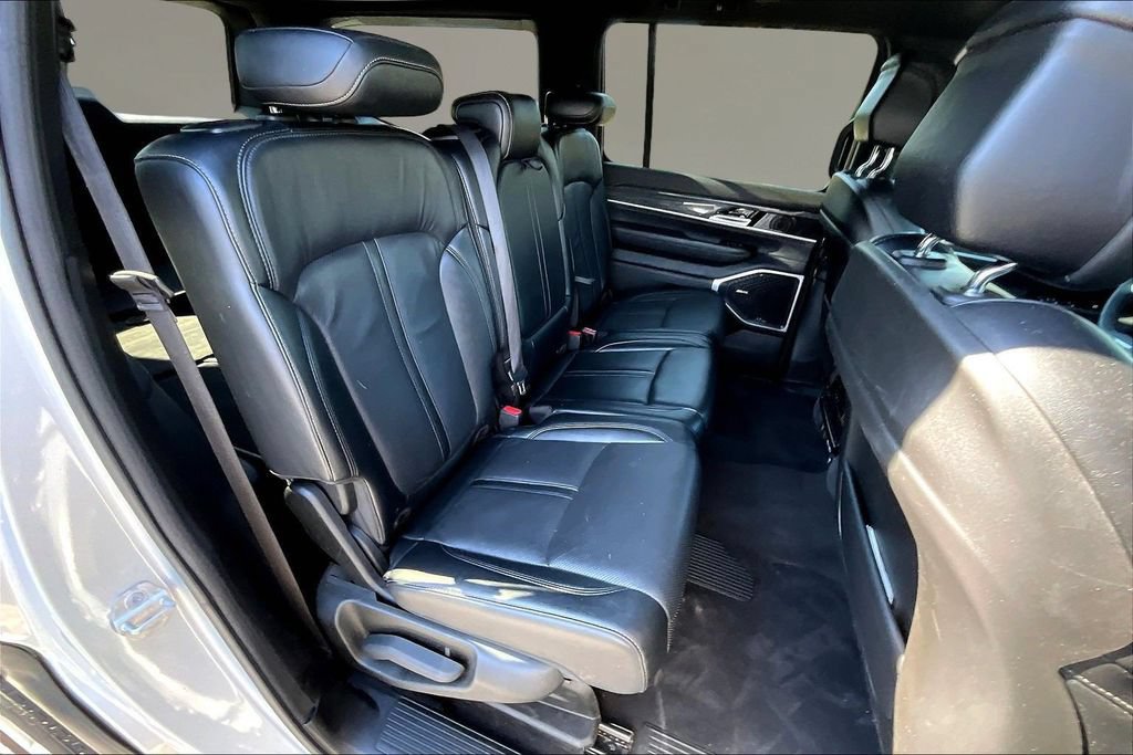 Used 2022 Jeep Wagoneer Series II AWD/4WD image 25