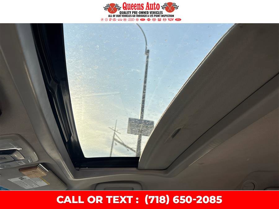 Used 2017 Toyota Sienna XLE image 24