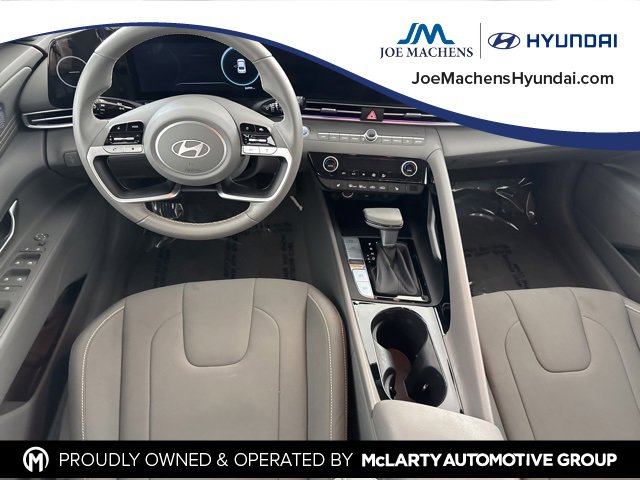 Used 2024 Hyundai Elantra SEL w/ Convenience Package image 27