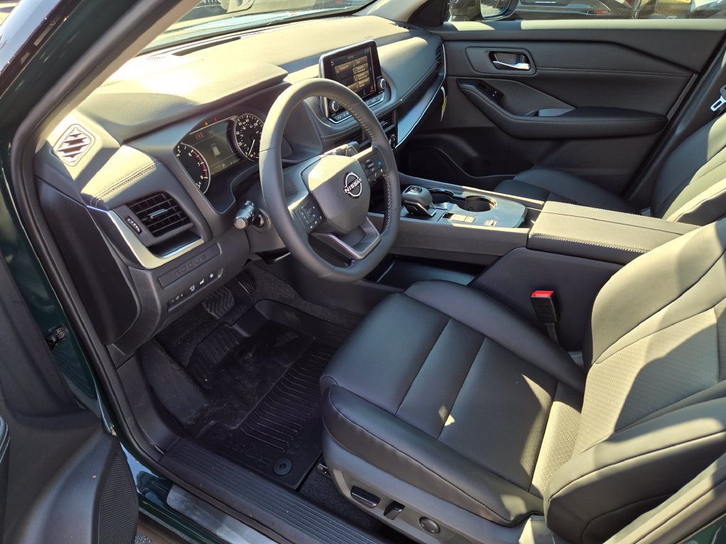 New 2027 Nissan Rogue Dark Armor FWD image 13