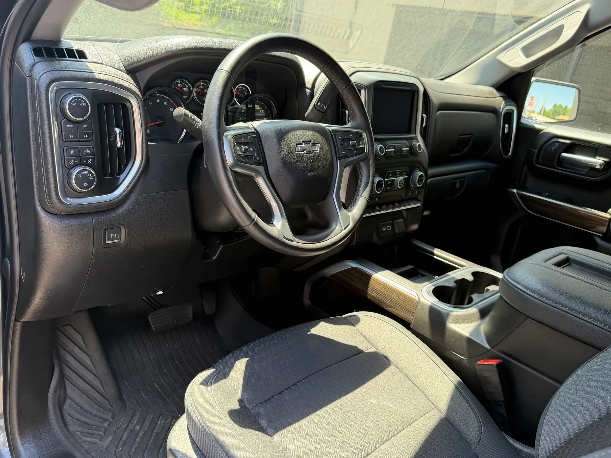 Used 2022 Chevrolet Silverado 1500 LT Trail Boss AWD/4WD image 23