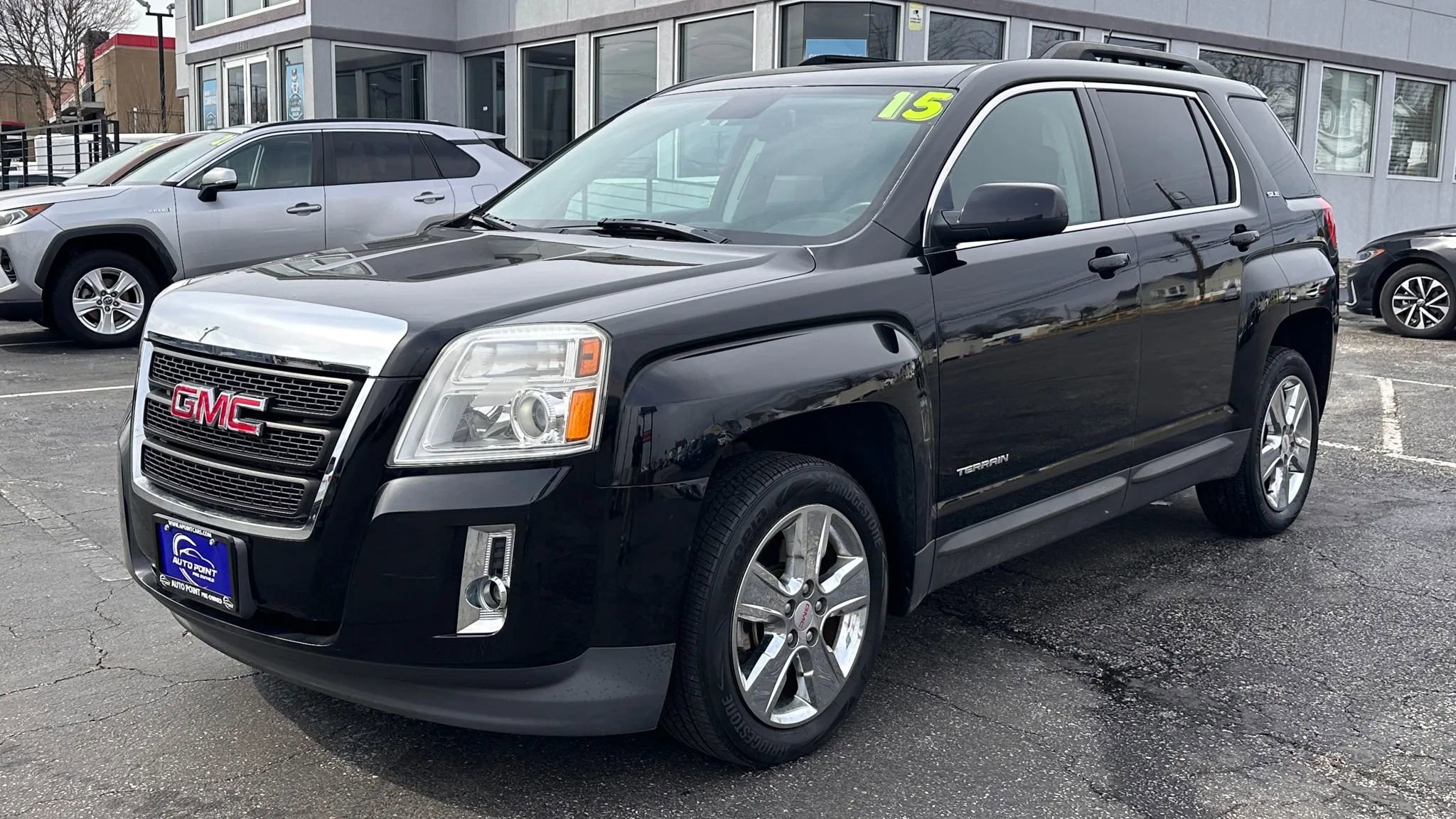 Used 2015 GMC Terrain SLE image 1