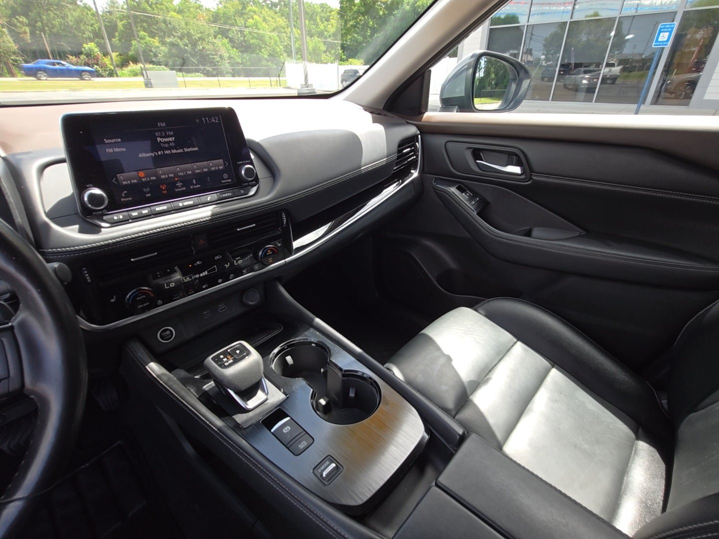 Used 2022 Nissan Rogue SL FWD image 24