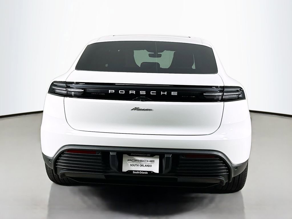 Certified 2025 Porsche Macan Electric image 10