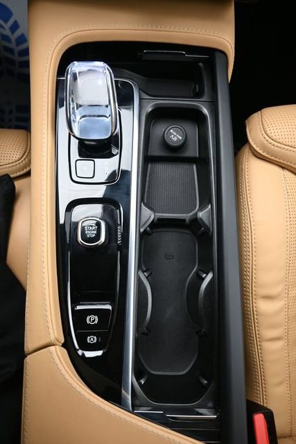 Used 2023 Volvo XC90 B6 Ultimate w/ Protection Package Premier AWD/4WD image 12