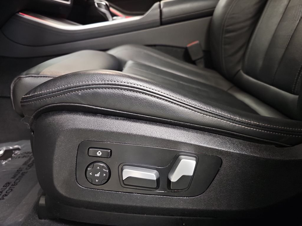 Used 2022 BMW X5 xDrive40i w/ M Sport Package AWD/4WD image 31