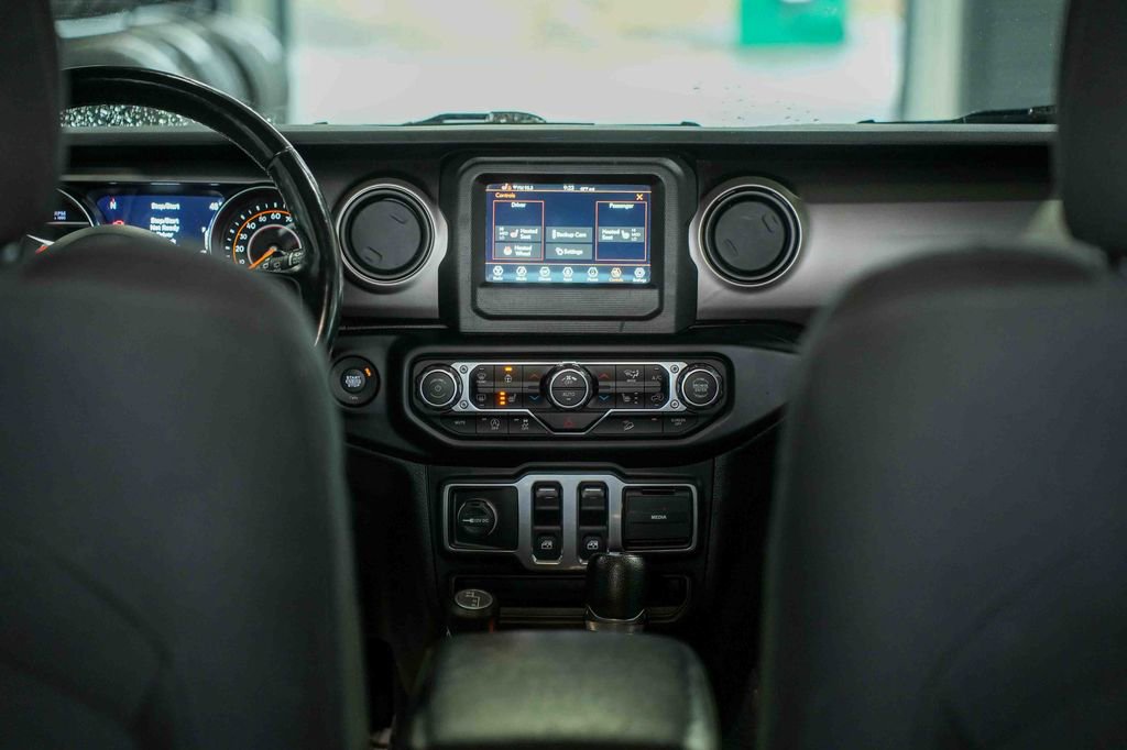 Used 2020 Jeep Wrangler Sport AWD/4WD image 12