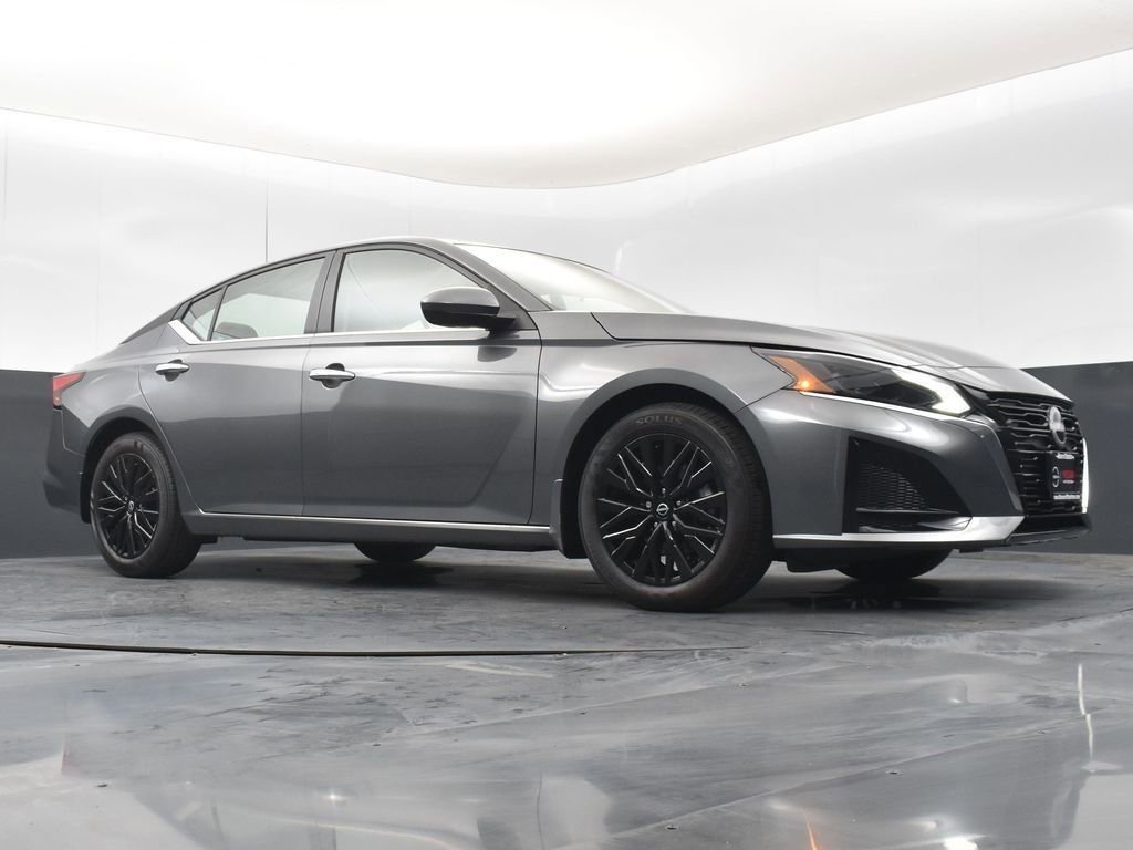 New 2025 Nissan Altima 2.5 SV w/ SV Special Edition Package image 35