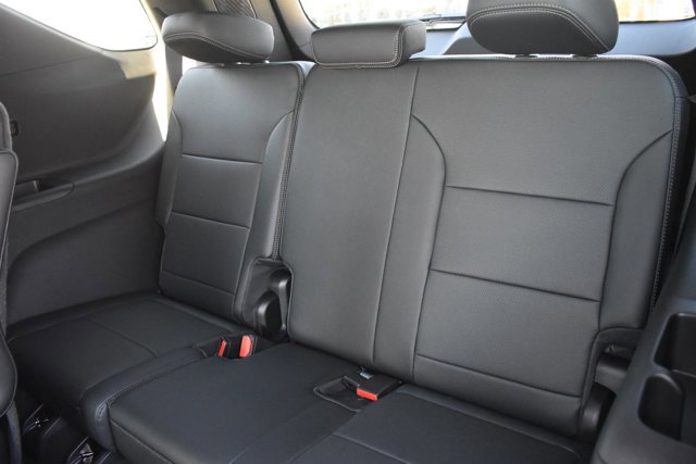 New 2026 Chevrolet Traverse High Country image 17