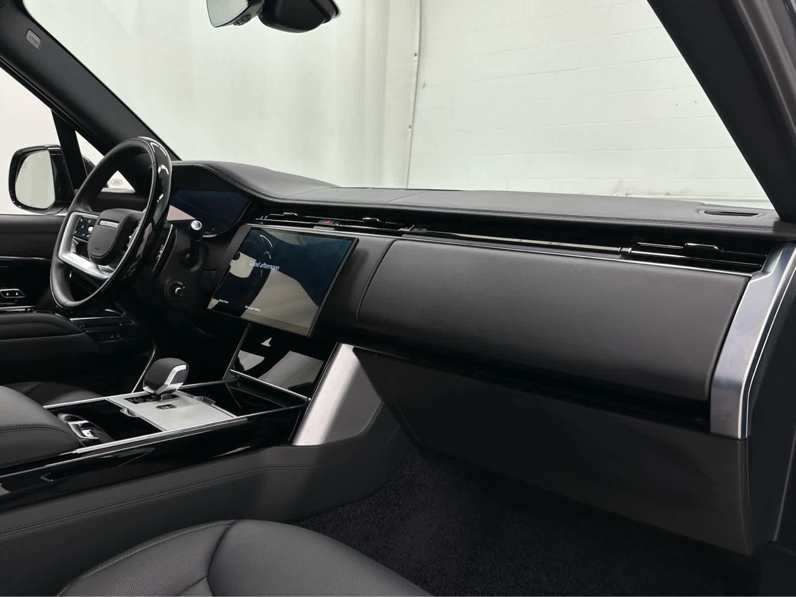 Used 2025 Land Rover Range Rover Long Wheelbase SE image 17