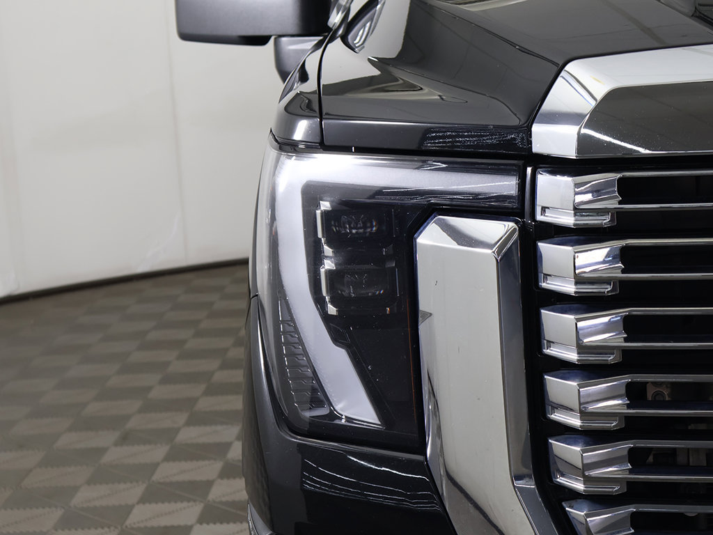 Used 2024 GMC Sierra 3500 Denali w/ Denali Reserve Package AWD/4WD image 19