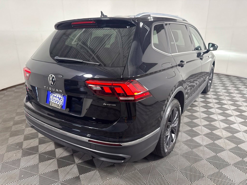Used 2023 Volkswagen Tiguan SE AWD/4WD image 10