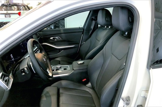 Used 2023 BMW 330i Sedan w/ Convenience Package image 19