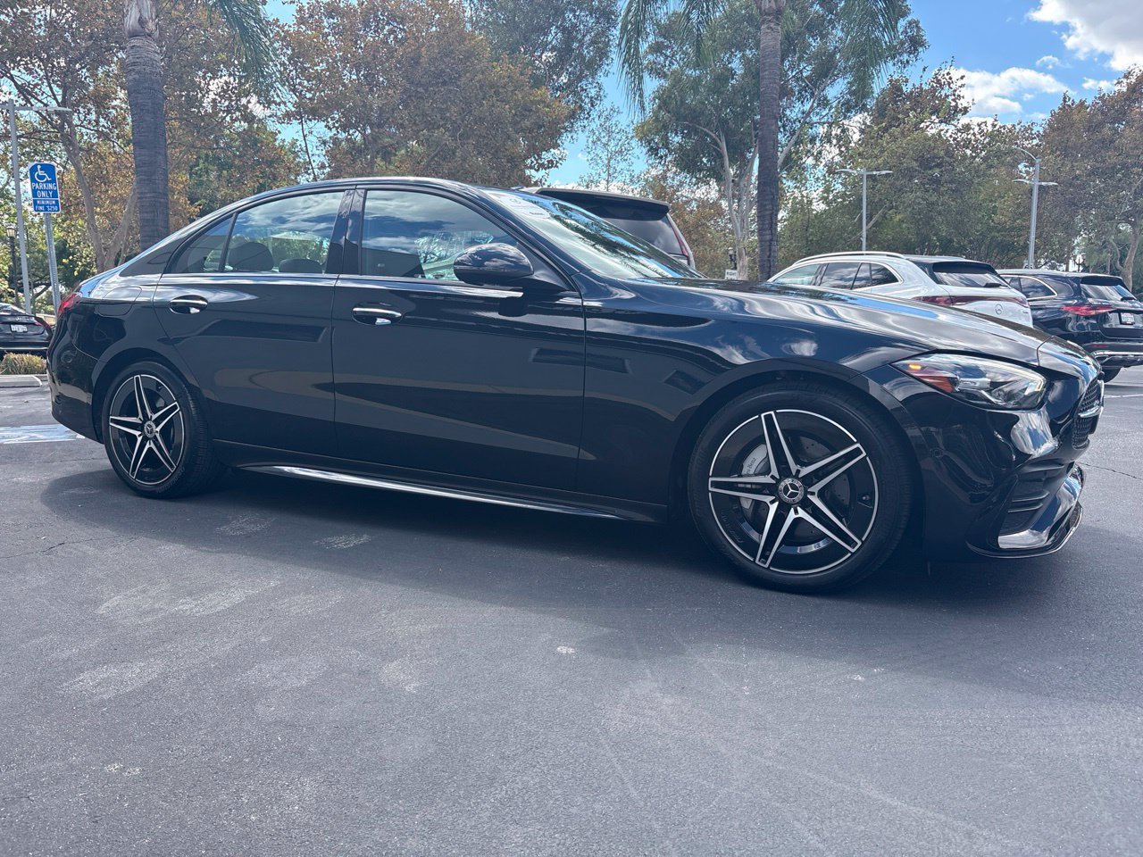 Used 2023 Mercedes-Benz C 300 4MATIC Sedan image 4