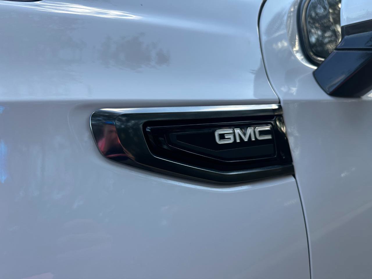 Used 2023 GMC Yukon XL AT4 image 59
