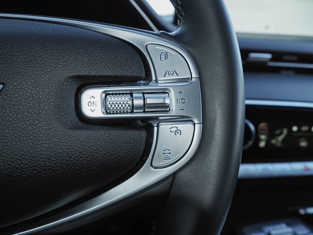 Used 2025 Genesis GV70 2.5T image 35