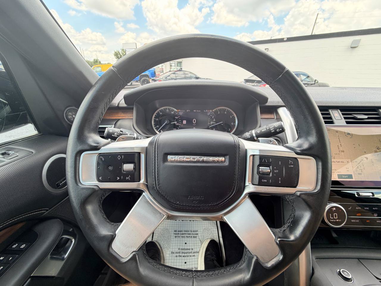 Used 2023 Land Rover Discovery HSE R-Dynamic AWD/4WD image 19