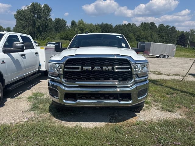 New 2024 RAM 2500 Tradesman w/ Chrome Appearance Group AWD/4WD image 7