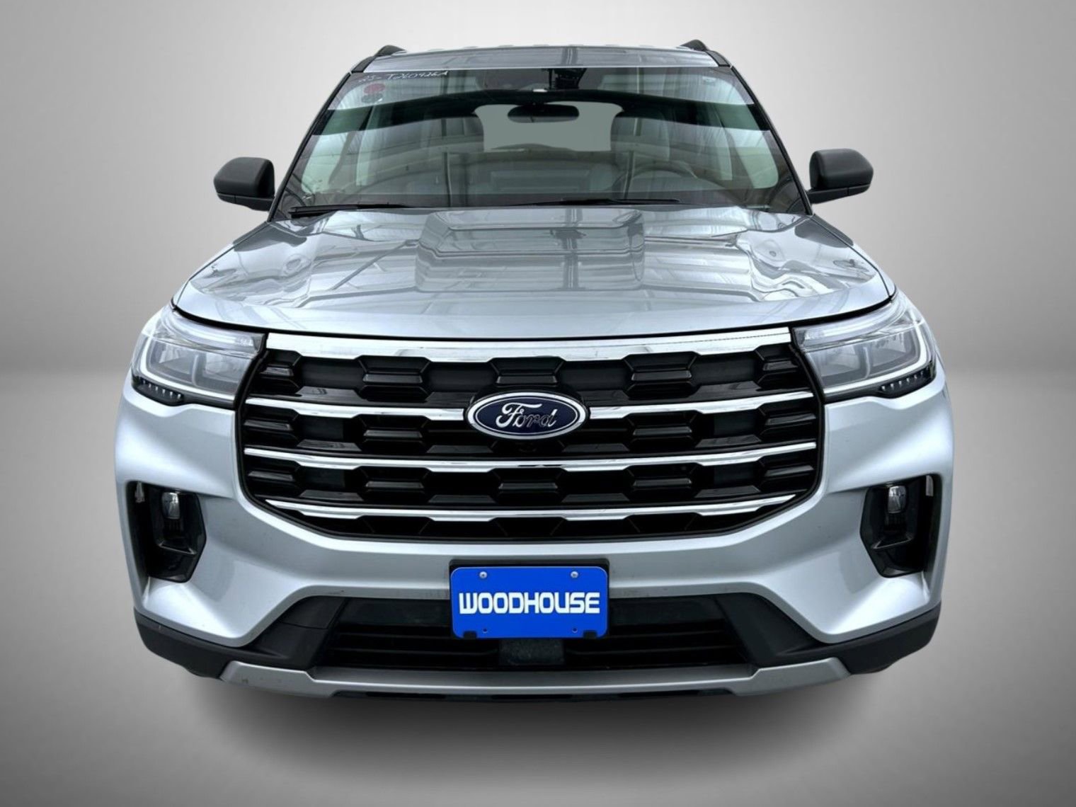 Used 2025 Ford Explorer Active w/ Active Comfort Package image 2