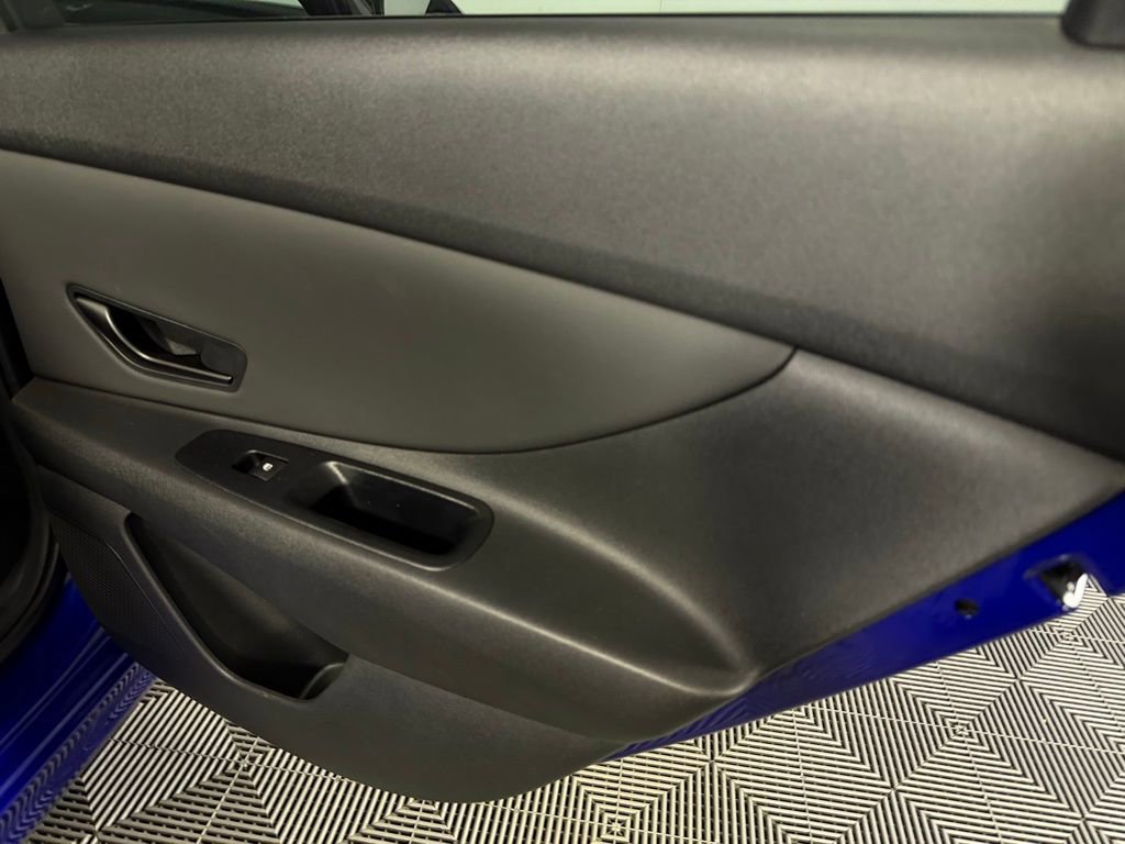 Used 2025 Hyundai Elantra Sport image 29