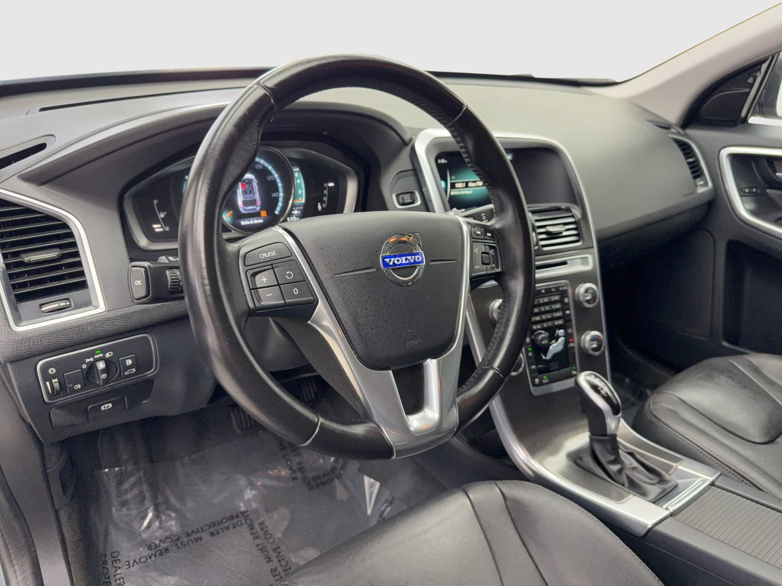 Used 2016 Volvo XC60 T6 AWD/4WD image 18