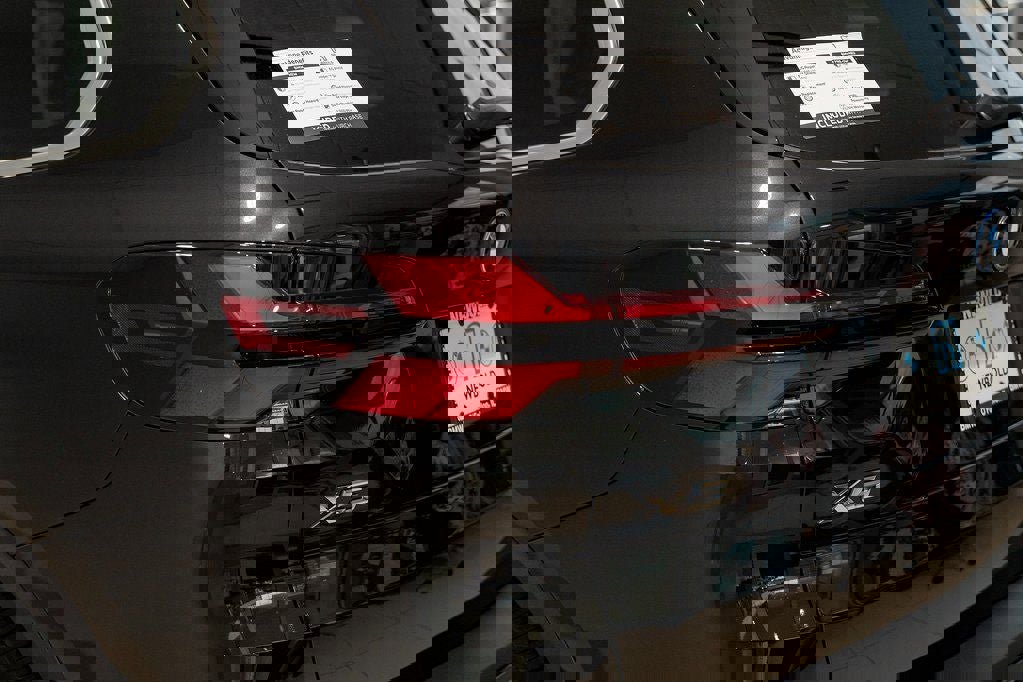 New 2026 BMW X5 xDrive50e w/ Premium Package image 9