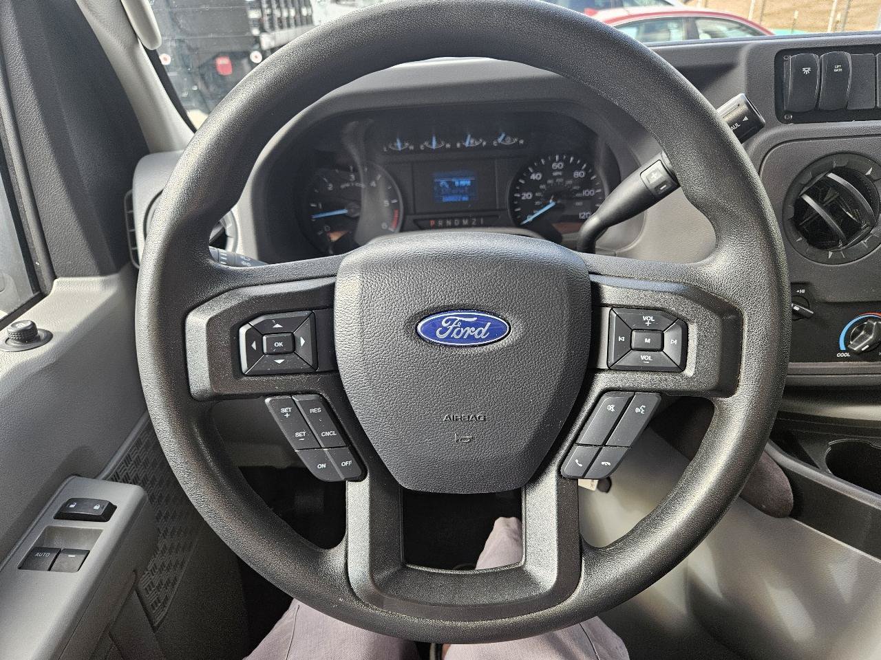 Used 2022 Ford E-450 and Econoline 450 Super Duty w/ Power Windows & Locks Group RWD image 40