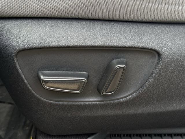 Used 2026 Toyota Sienna LE FWD image 27