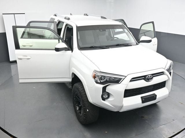 Used 2022 Toyota 4Runner SR5 AWD/4WD image 35