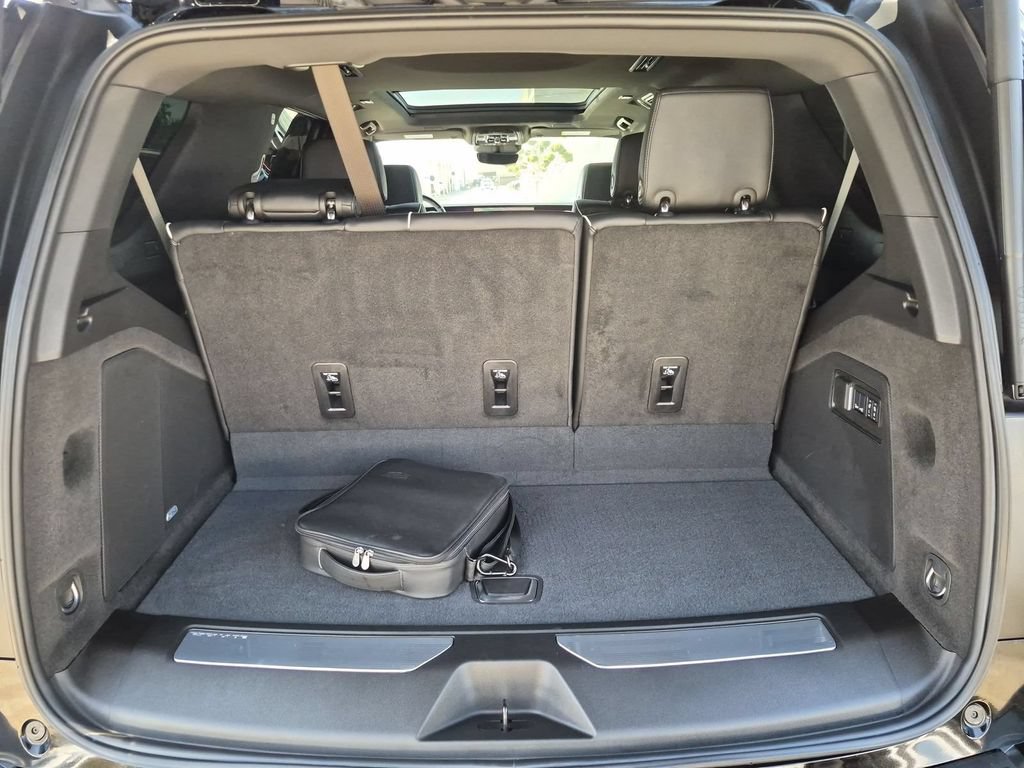 Certified 2025 Cadillac Escalade Sport AWD/4WD image 18