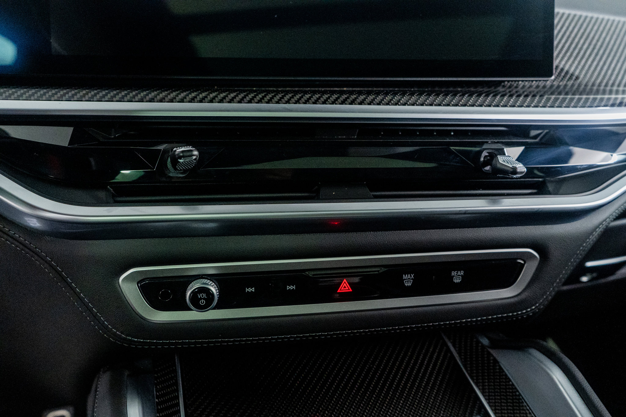 Used 2025 BMW X6 M Competition image 41