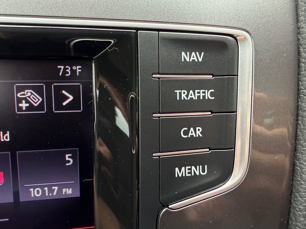 Used 2015 Volkswagen e-Golf Limited Edition FWD image 41