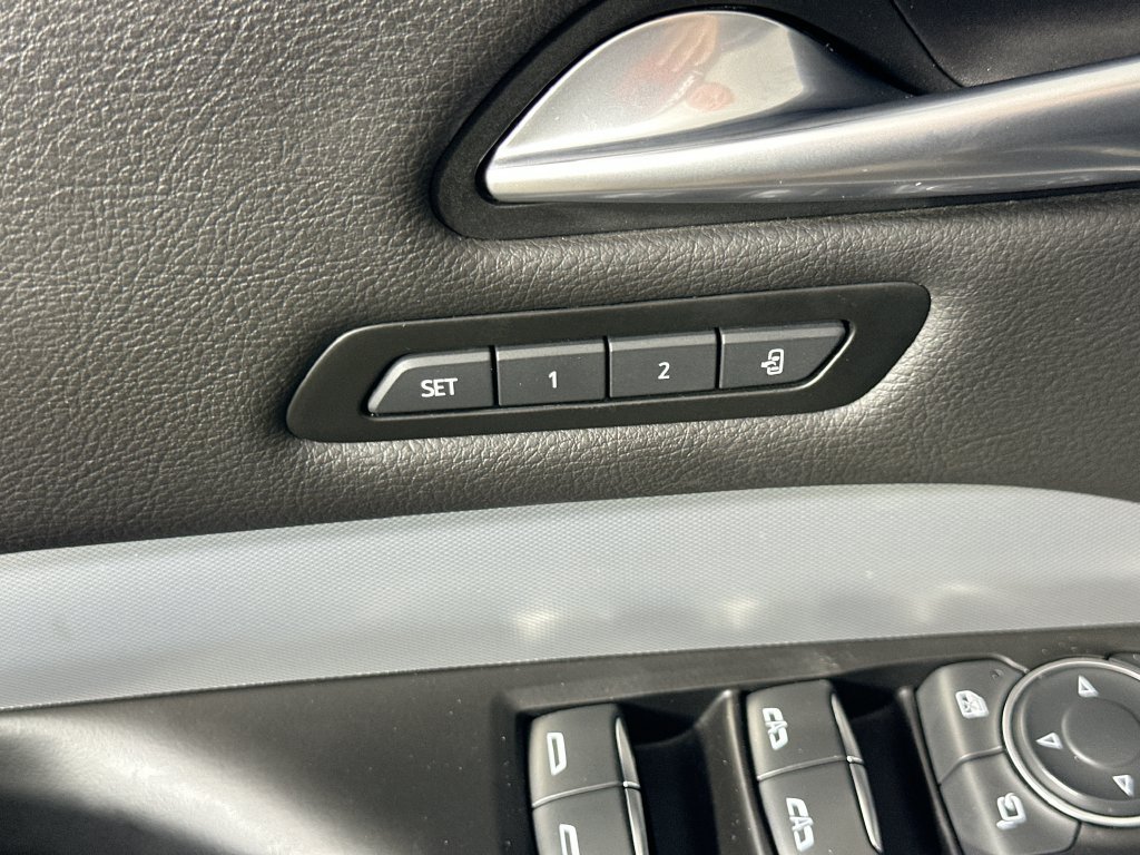 Used 2021 Cadillac XT4 Premium Luxury w/ Trailering Package AWD/4WD image 23