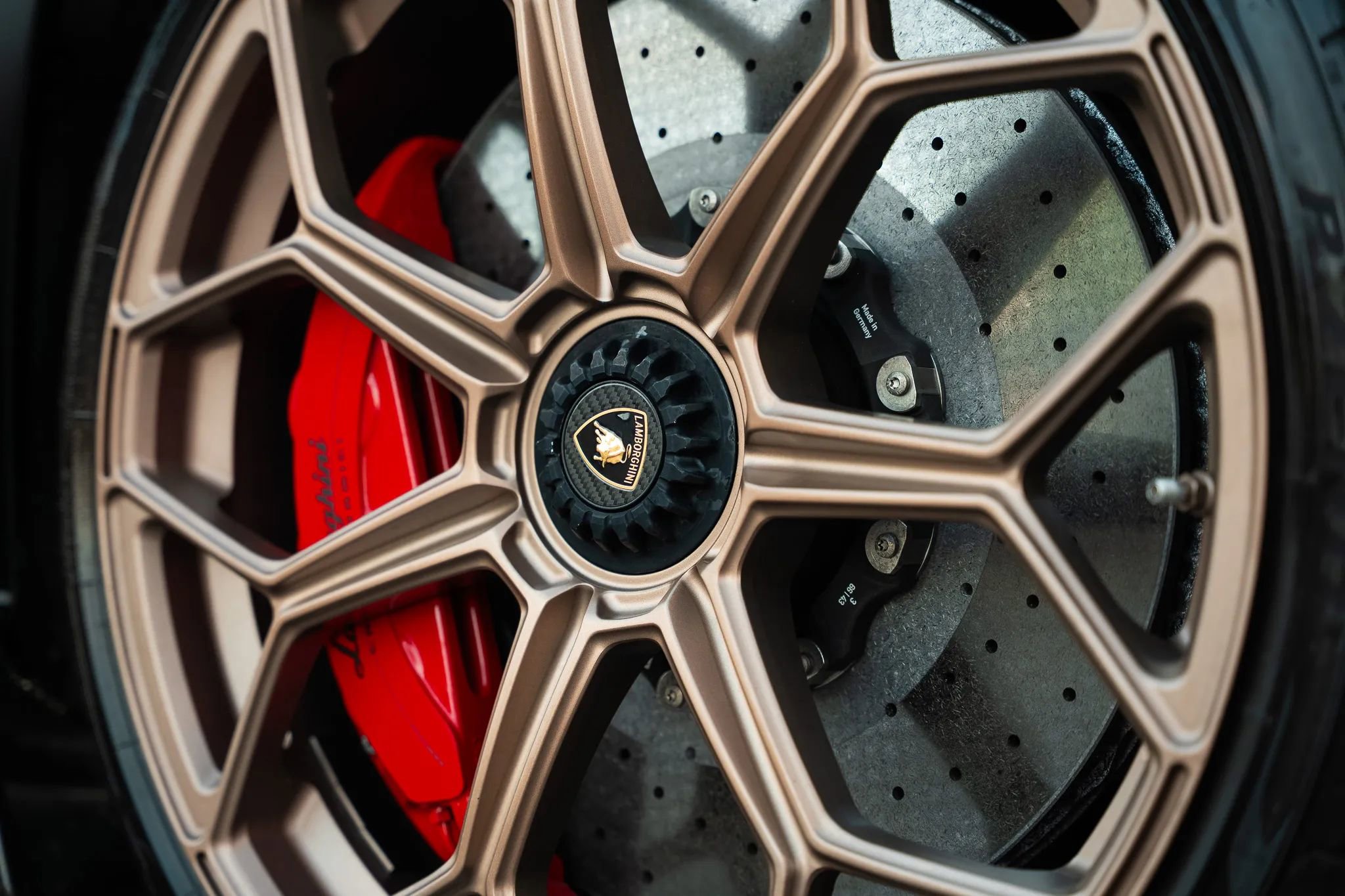 Used 2021 Lamborghini Aventador SVJ AWD/4WD image 32