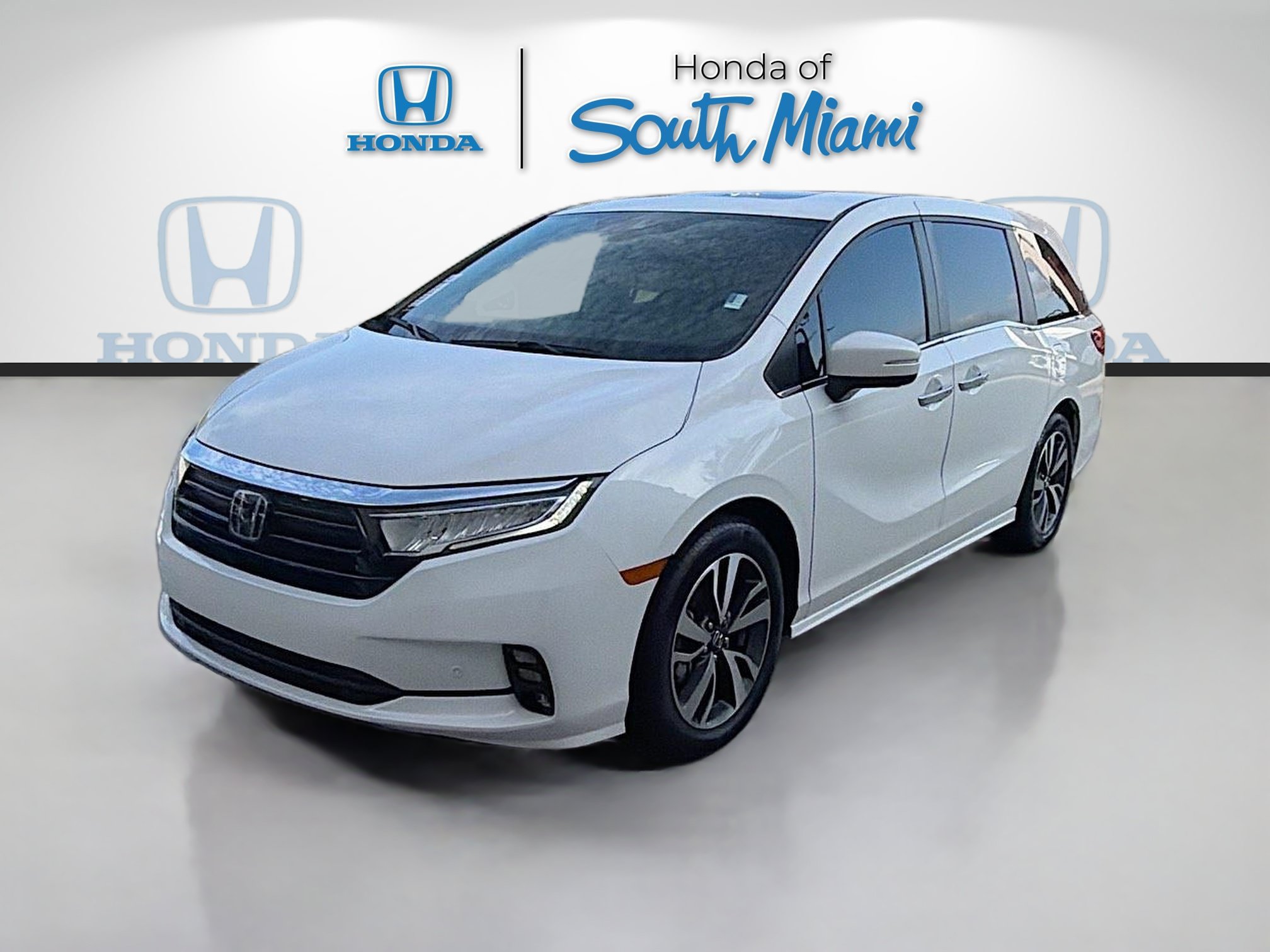Certified 2023 Honda Odyssey Touring image 3