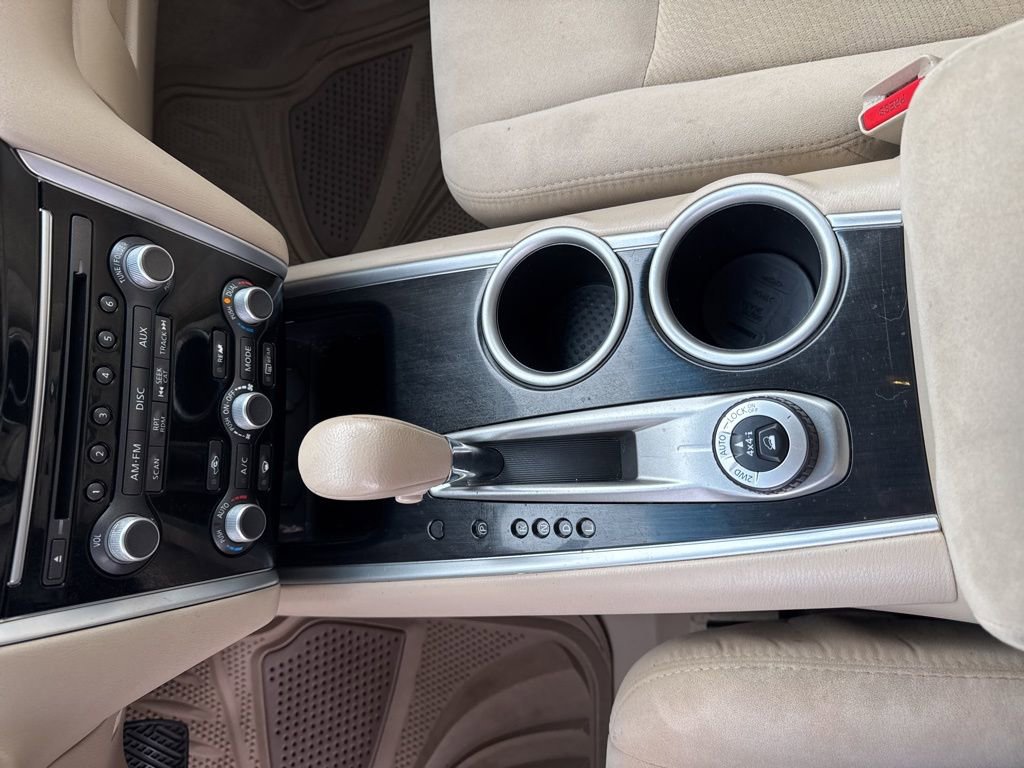 Used 2015 Nissan Pathfinder SV image 25