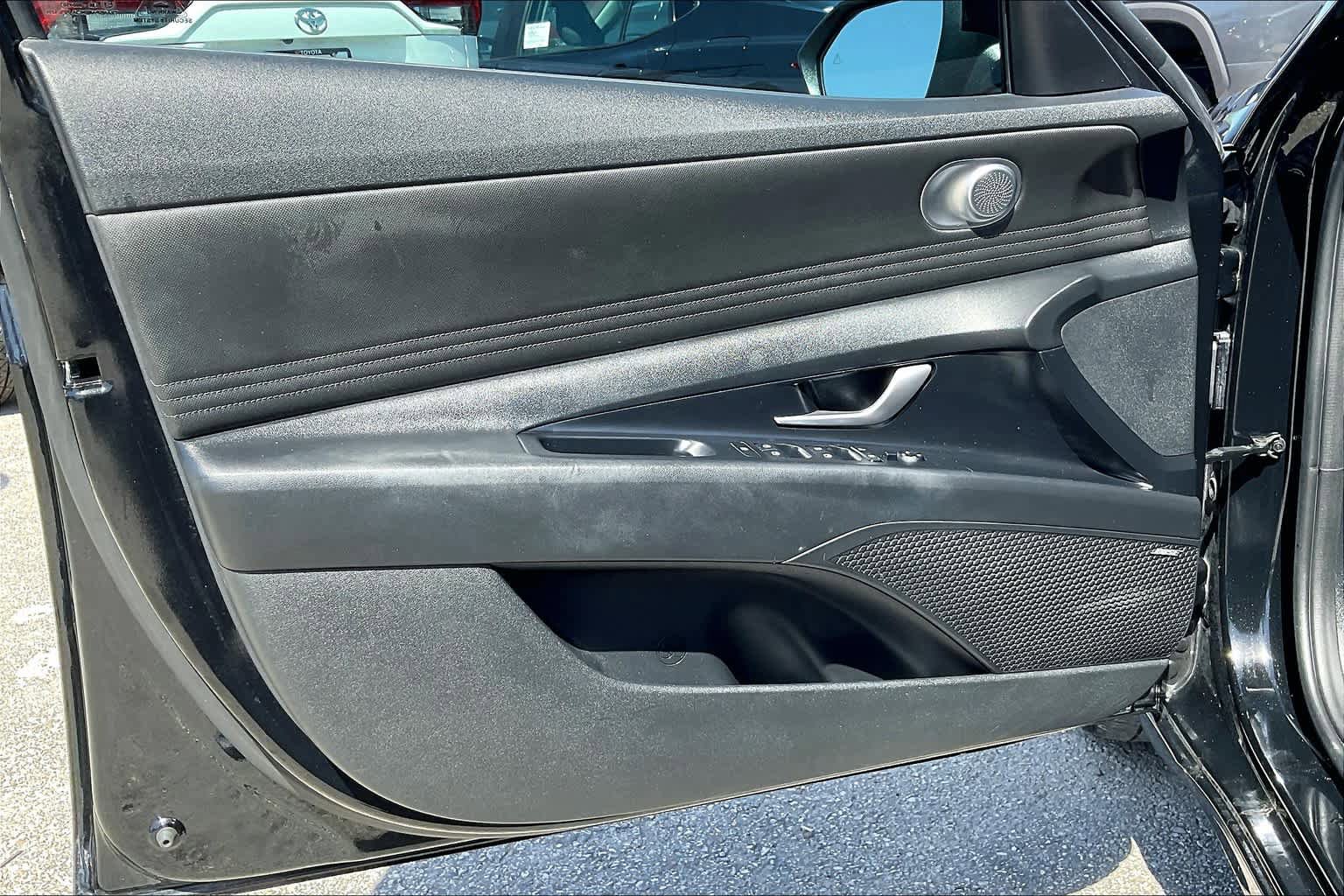 Used 2021 Hyundai Elantra Limited FWD image 22