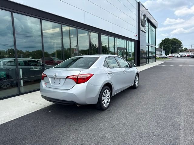 Used 2017 Toyota Corolla LE w/ Carpet Mat Package (TMS) FWD image 3