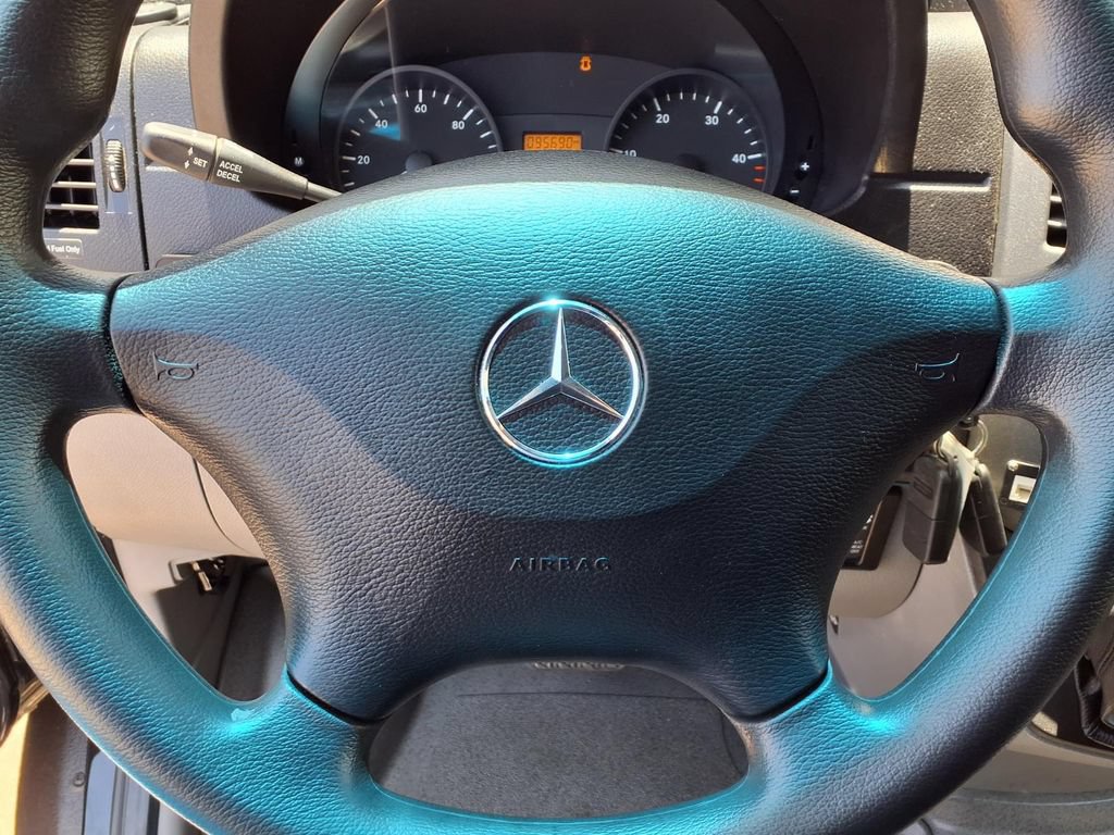 Used 2018 Mercedes-Benz Sprinter 2500 image 7