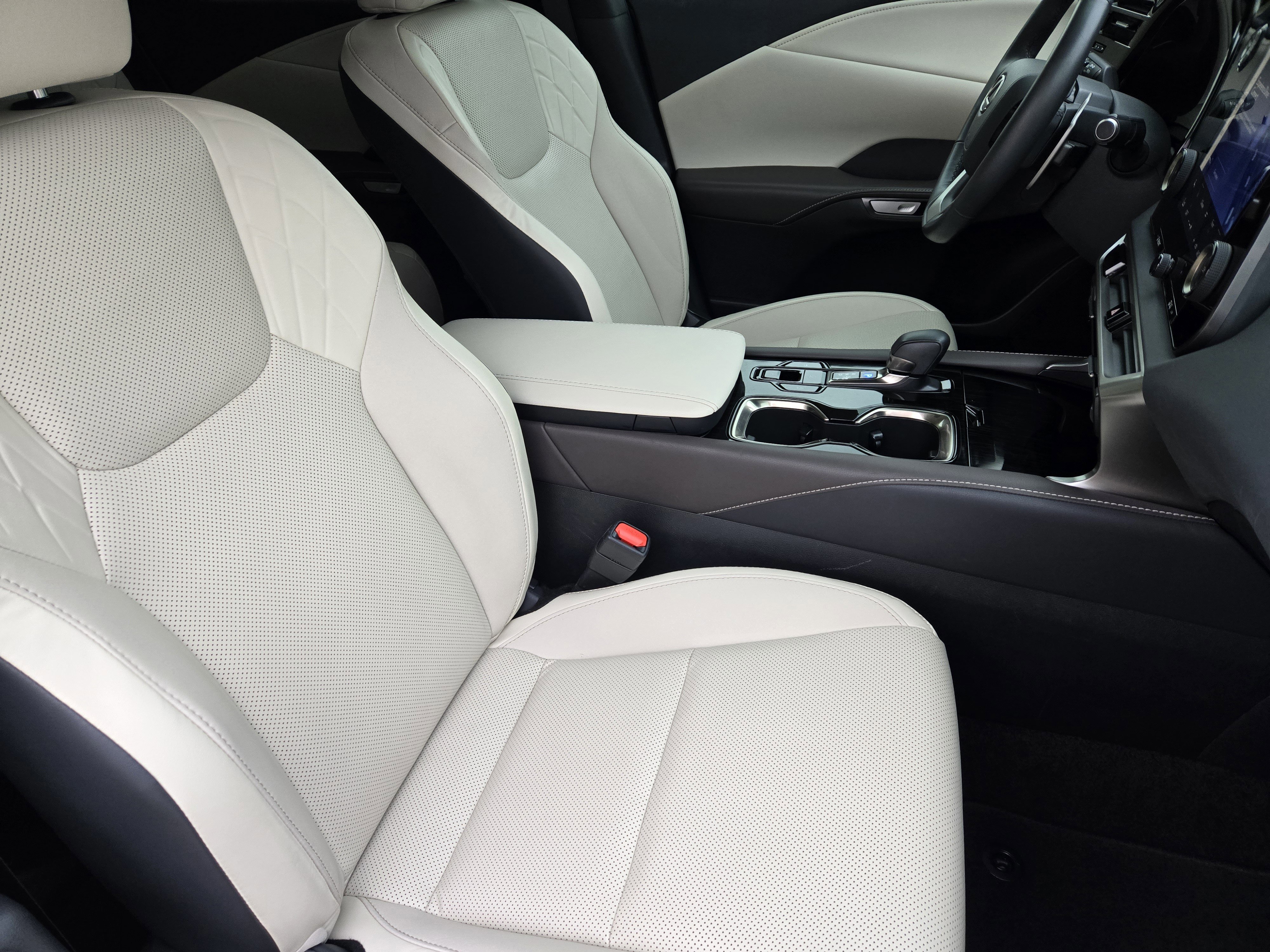 Used 2024 Lexus RX 350 FWD w/ Technology Package image 12