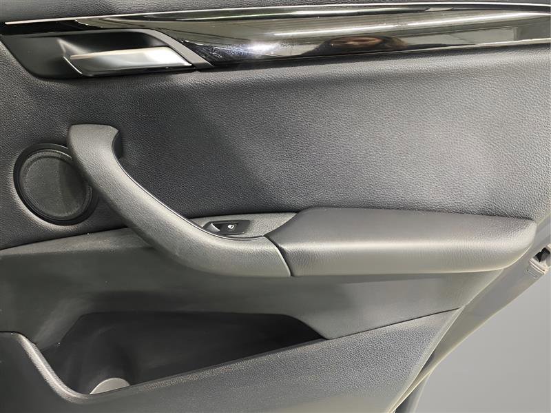 Used 2019 BMW X1 sDrive28i image 13