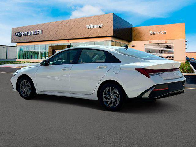 New 2025 Hyundai Elantra Blue FWD image 4