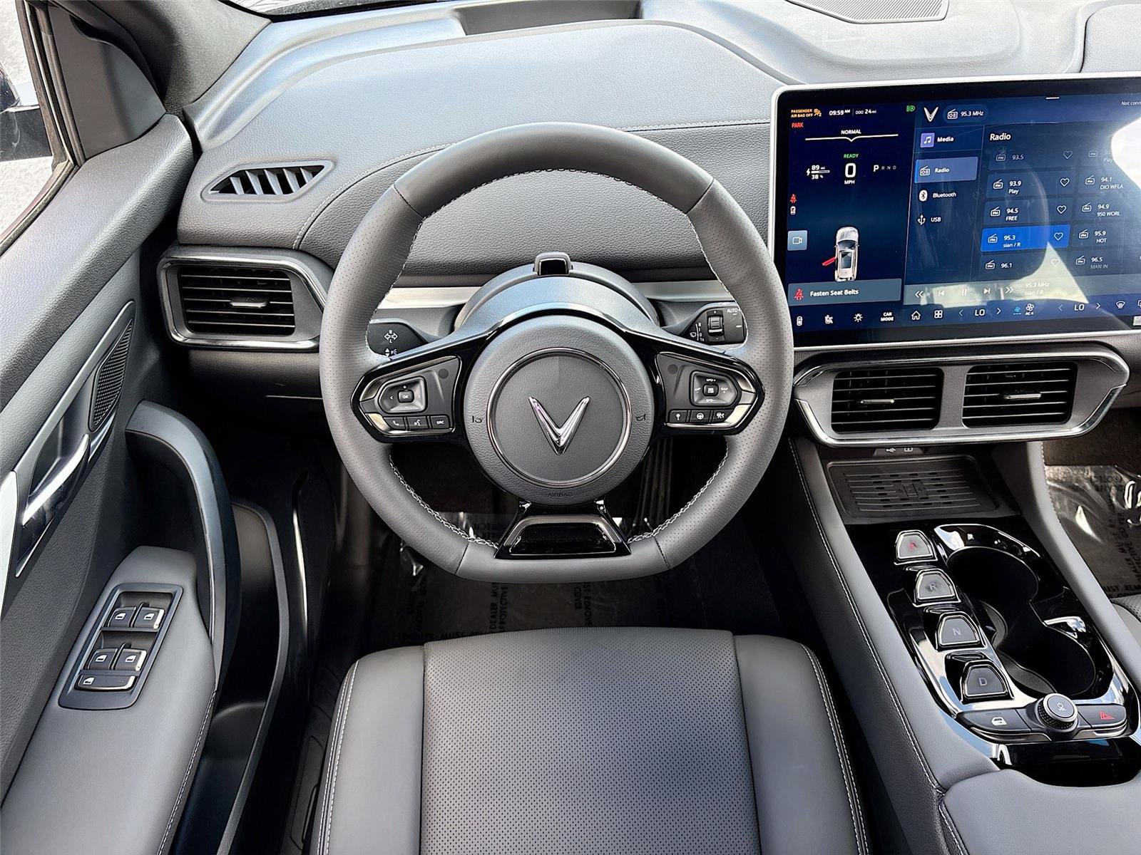 New 2025 VinFast VF 8 Plus AWD/4WD image 21