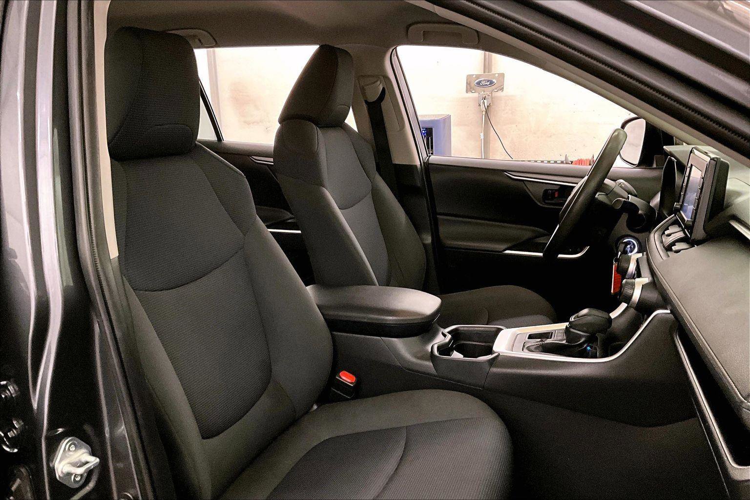 Used 2020 Toyota RAV4 LE w/ All Weather Liner Package image 7