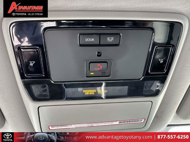 Used 2024 Toyota Grand Highlander AWD image 35